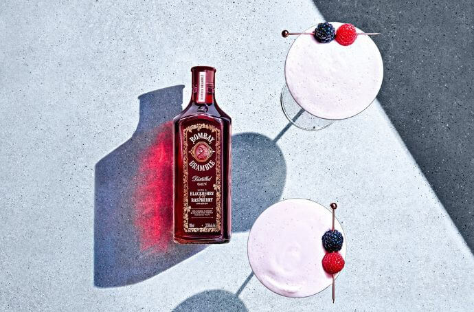 Bombay Bramble gin lezaca butelka